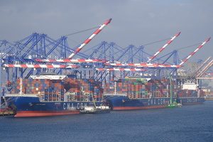 CMA CGM Legacy (left) CMA CGM Ohio (middle)