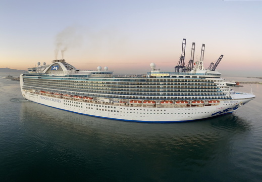 Ruby Princess (pano)